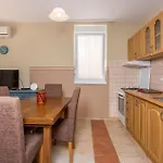 Apartamento 1 Bedroom Awesome In