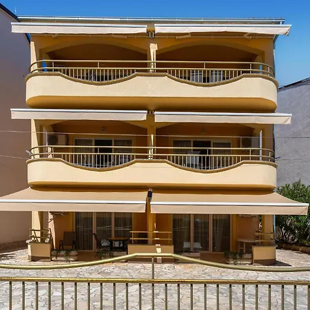1 Bedroom Awesome In Dramalj
