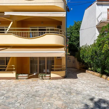 1 Bedroom Awesome In