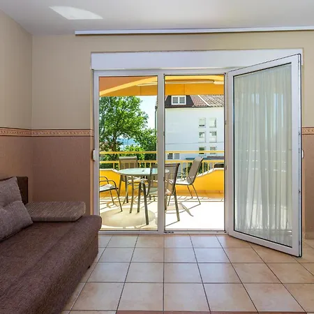 Apartment 1 Bedroom Awesome In Dramalj